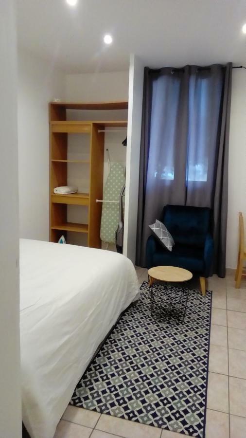 Appartement Aad1 Clamart 200 M Du Tramway T6 St Pave Blc Avec Cuisine Separee Buitenkant foto