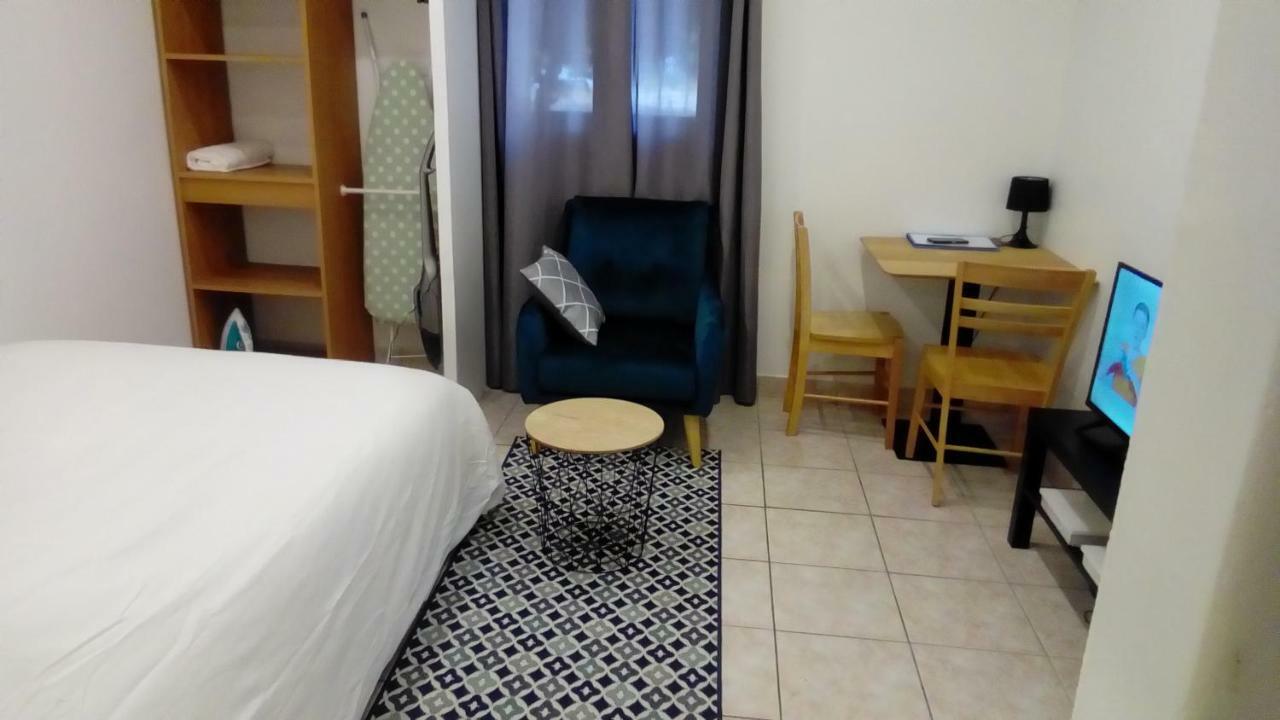Appartement Aad1 Clamart 200 M Du Tramway T6 St Pave Blc Avec Cuisine Separee Buitenkant foto