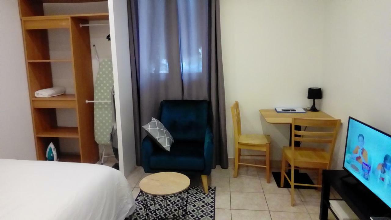 Appartement Aad1 Clamart 200 M Du Tramway T6 St Pave Blc Avec Cuisine Separee Buitenkant foto